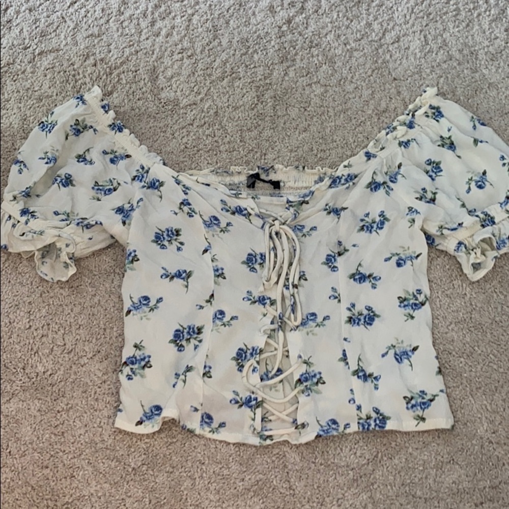 Off The Shoulder/Lace up Floral Top